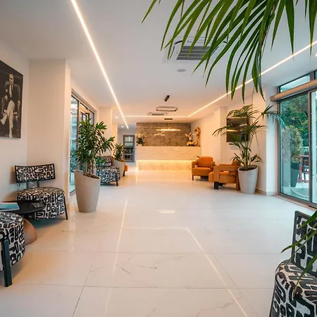 Victoria Princess Aparthotel Side