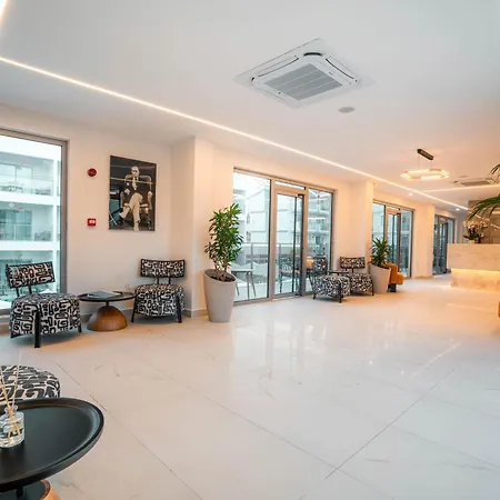 Victoria Princess & 4*